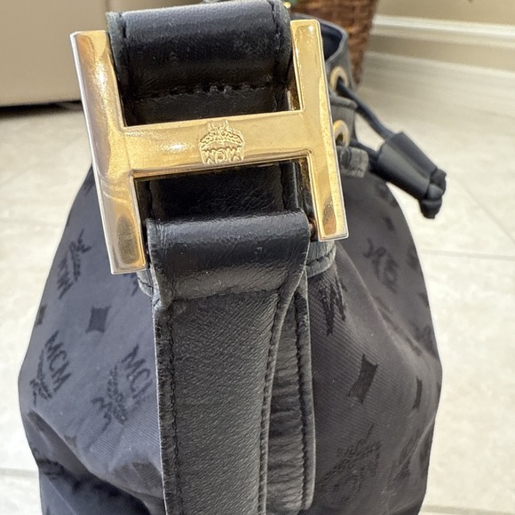 VTG MCM Black Jacquard‎ bucket bag Crossbody Purse Large Nylon & Leather Germany - Picture 5 of 16